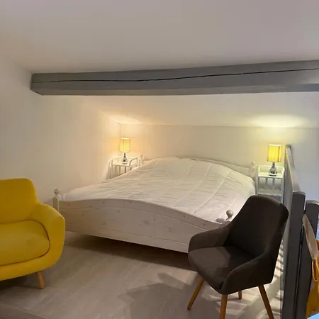Mazet Pramousquier Apartment